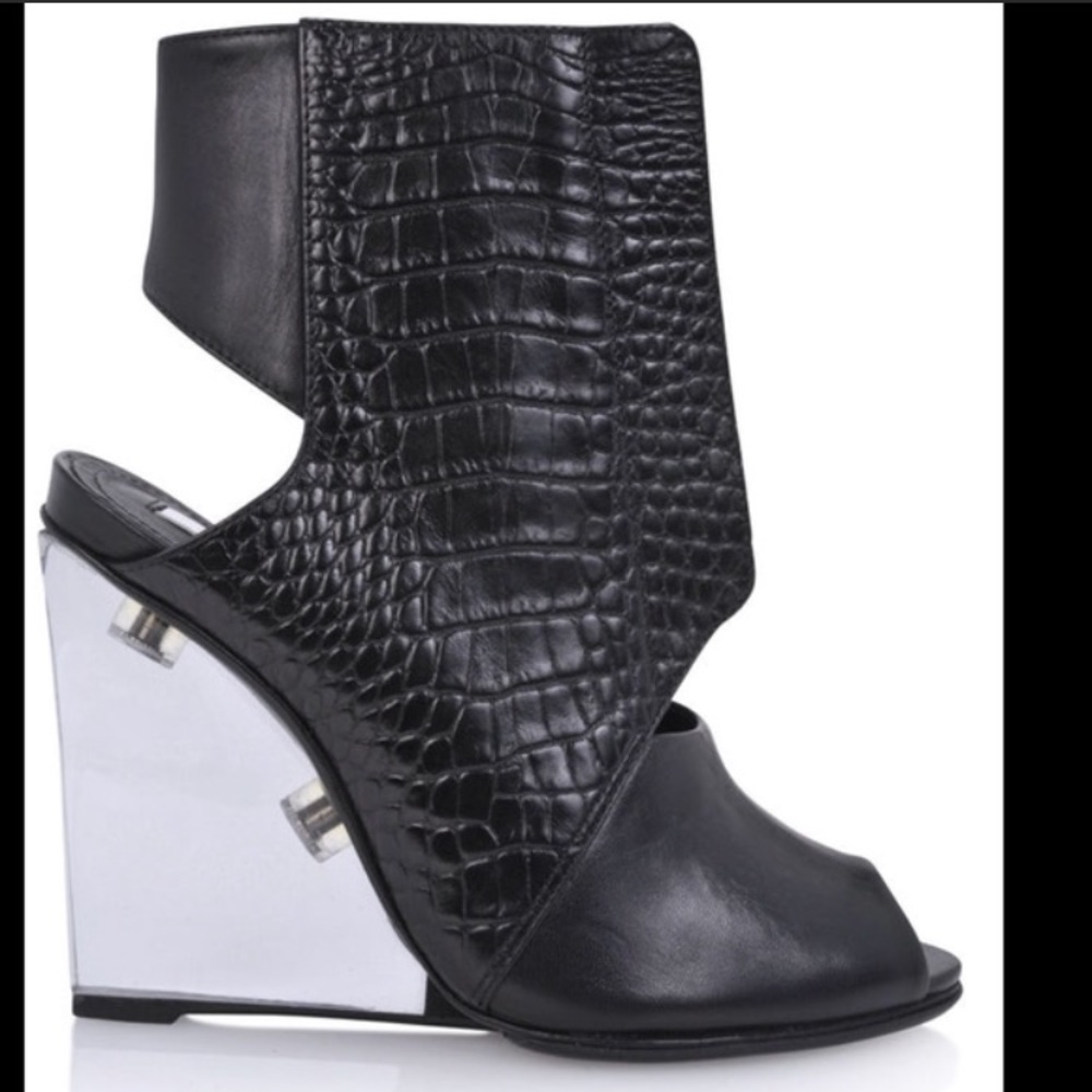 🔥SOLD🔥Leather Lucite Wedge Heel Booties